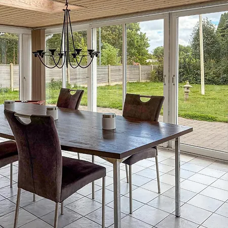 Сasa de vacaciones Stunning In Nykobing M With Sauna *